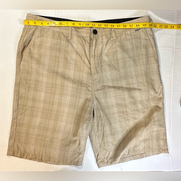 Hurley Tan Plaid Men’s Chino Short Beach Summer Surf Swimming Size 38 Preowned - Picture 4 of 7